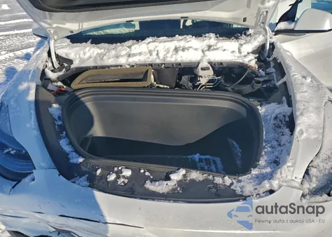 2021 Tesla Model Y z USA, uszkodzony, nr VIN 5YJYGDEE4MF179533